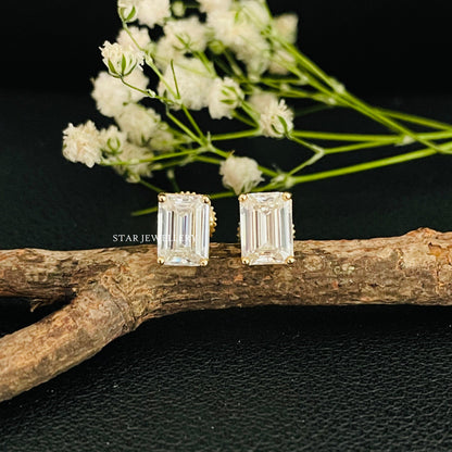 2.00 Ct Moissanite Emerald Stud Earring