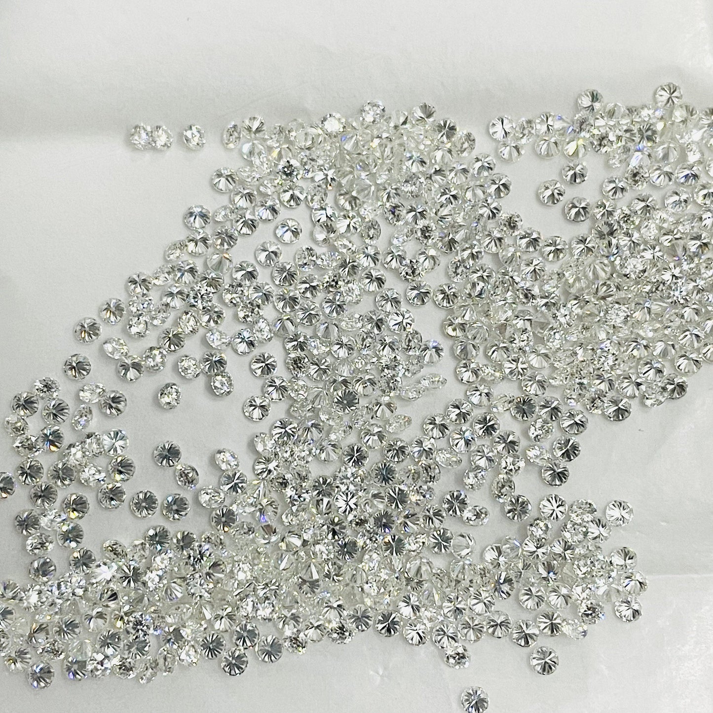 Colorless 0.80 MM to 4 MM Round Brilliant Diamond Cut Loose Moissanite